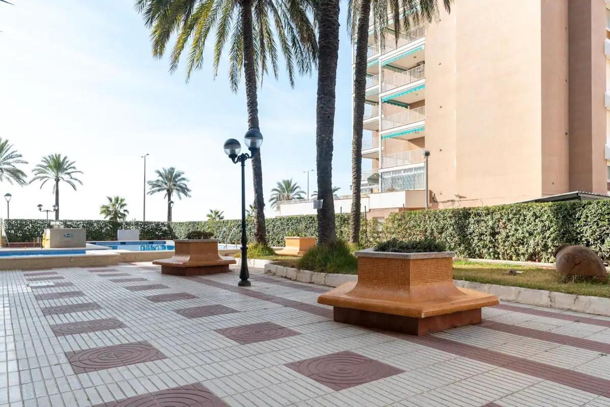 Sea front Apart. 2 Pools / 1ª linea. 2 piscinas Apartment Segur de Calafell Exterior foto