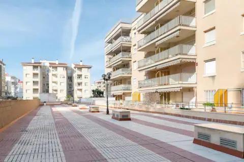 Sea front Apart. 2 Pools / 1ª linea. 2 piscinas Apartment Segur de Calafell Exterior foto